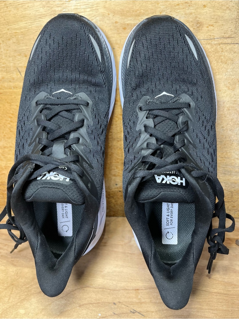 Hoka One One Clifton 8 REFLECTIVE Womens Sz 8 Running Shoes Sneakers Black White - Picture 8 of 13